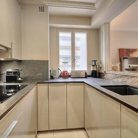 Immogroom - 2 Bedroom - Air Conditioning - Wifi - Terrace - Common Parking