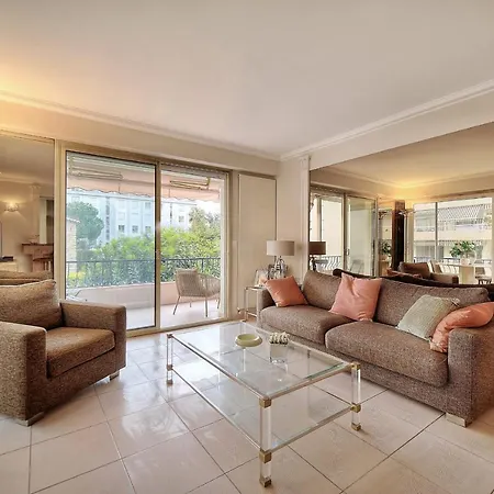 Immogroom - 2 Bedroom - Air Conditioning - Wifi - Terrace - Common Parking * Cannes