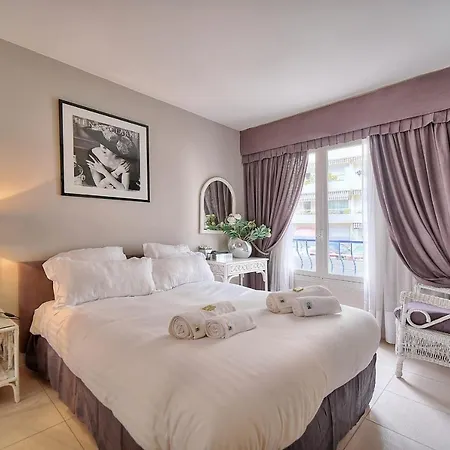 Immogroom - 2 Bedroom - Air Conditioning - Wifi - Terrace - Common Parking Appartement *